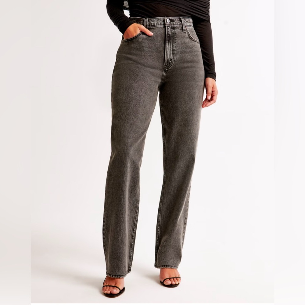 Abercrombie & Fitch Straight Leg Jeans in Charcoal Gray